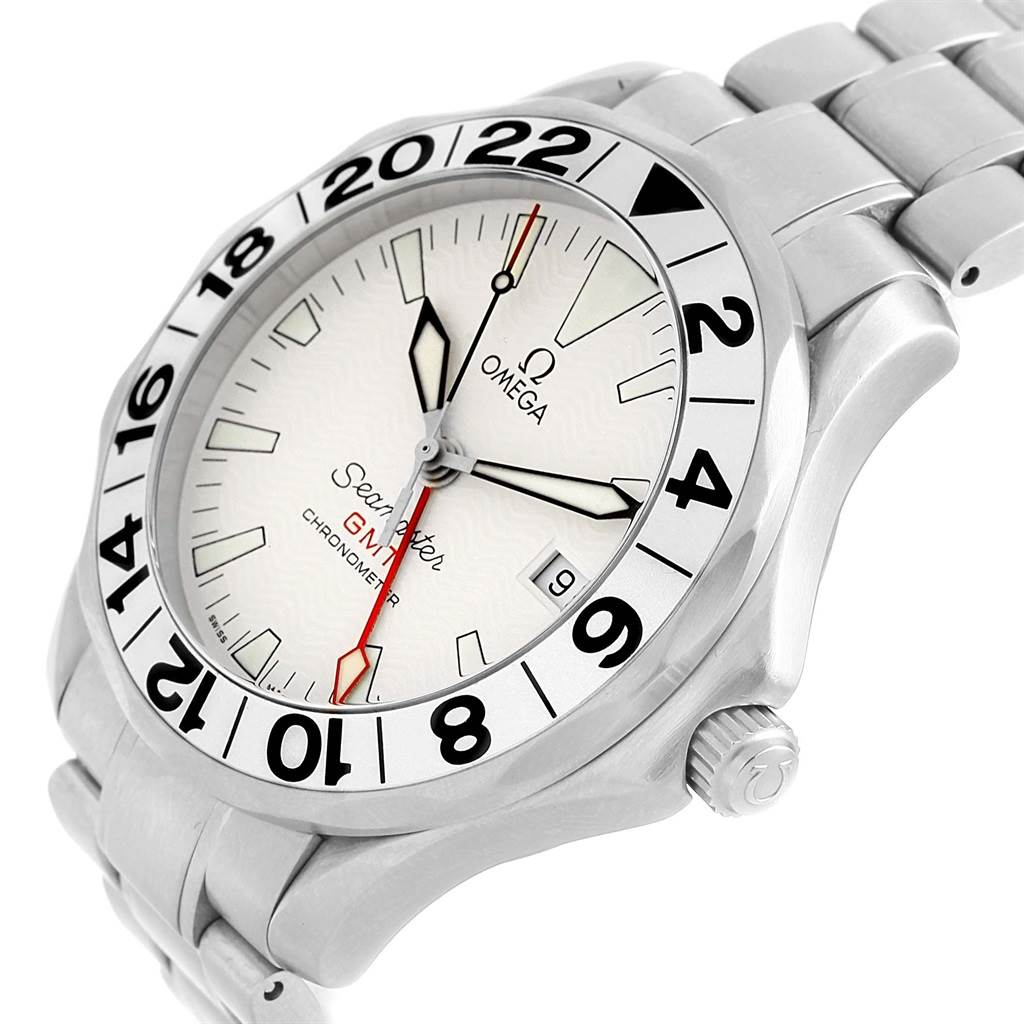 The Omega Seamaster 2538.20.00 Men's Stainless Steel White Dial 2538.20.00 Men's Stainless Steel White Dial watch is displayed at an angle showing its face, bezel, crown, and part of the bracelet.
