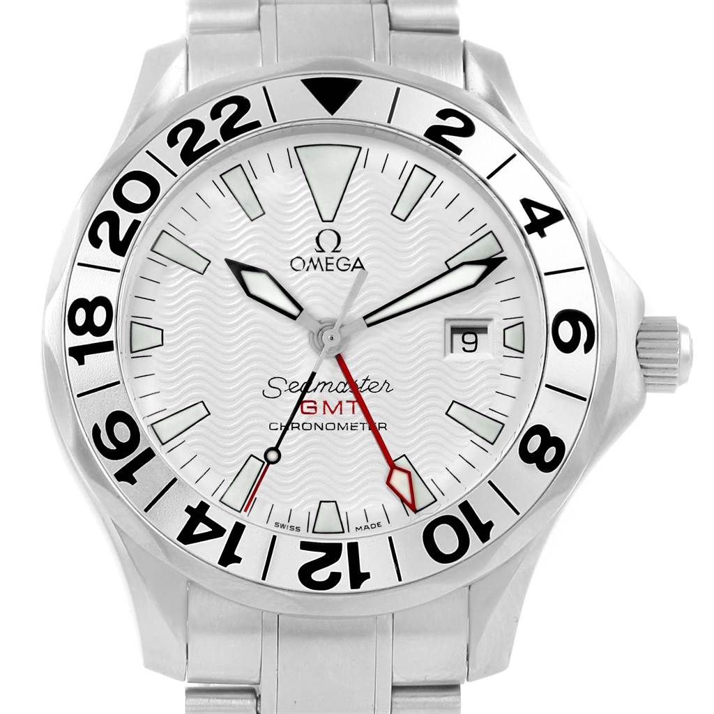 The image shows a front view of an Omega Seamaster 2538.20.00 Men's Stainless Steel White Dial 2538.20.00 Men's Stainless Steel White Dial GMT Chronometer watch, highlighting its face, bezel, hands, and part of the stainless steel bracelet.