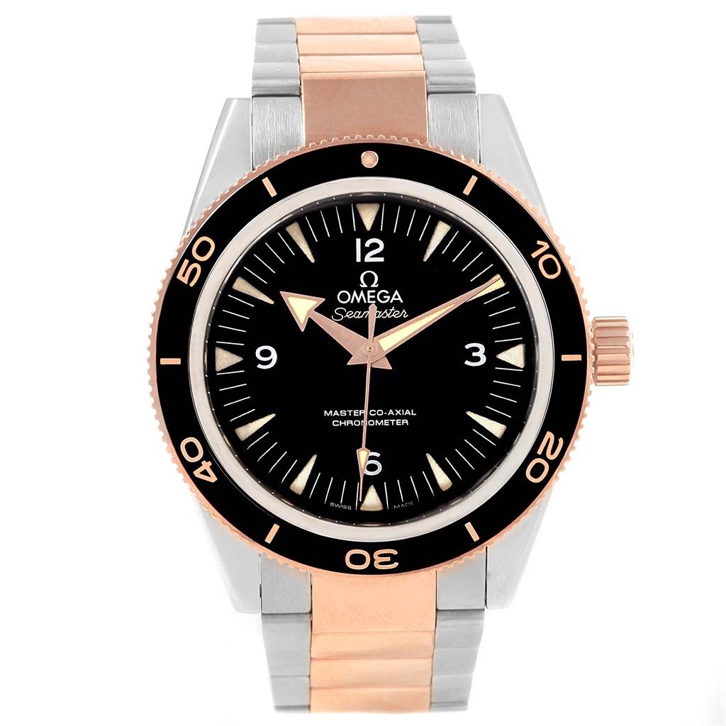 The image shows a front view of an Omega Seamaster 233.20.41.21.01.001 Men's Steel and Gold (two tone) Black Dial 233.20.41.21.01.001 Men's Steel and Gold (two tone) Black Dial watch, highlighting its face, bezel, and bicolor strap.