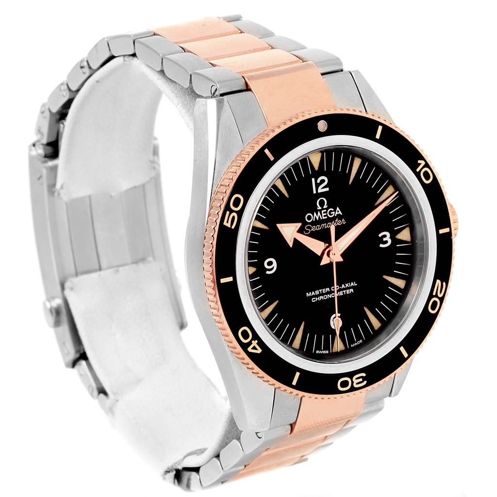 This Omega Seamaster 233.20.41.21.01.001 Men's Steel and Gold (two tone) Black Dial 233.20.41.21.01.001 Men's Steel and Gold (two tone) Black Dial watch is shown at an angle highlighting the dial, bezel, and two-tone metal bracelet.