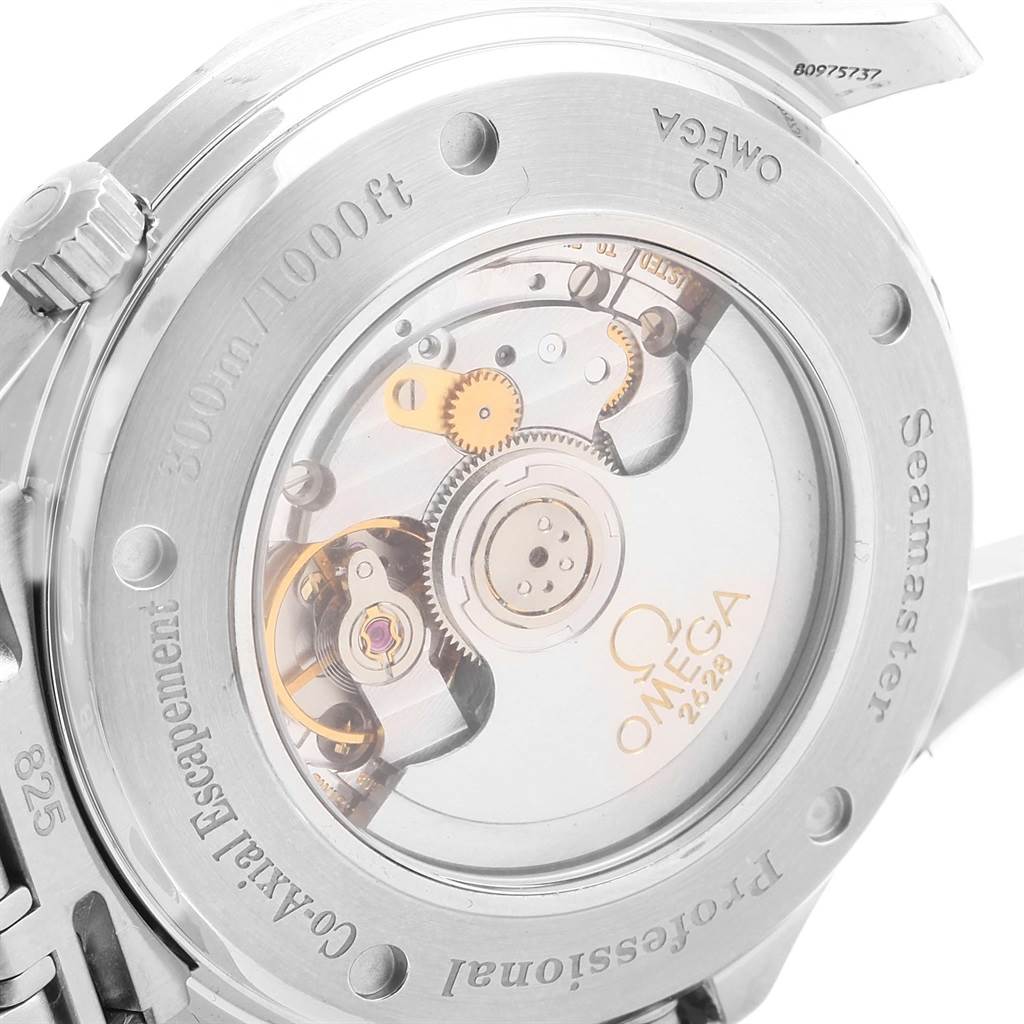 The image shows the back case of the Omega Seamaster 2535.80.00 Men
s Stainless Steel Blue Dial 2535.80.00 Men
s Stainless Steel Blue Dial, showcasing its internal mechanical movement.