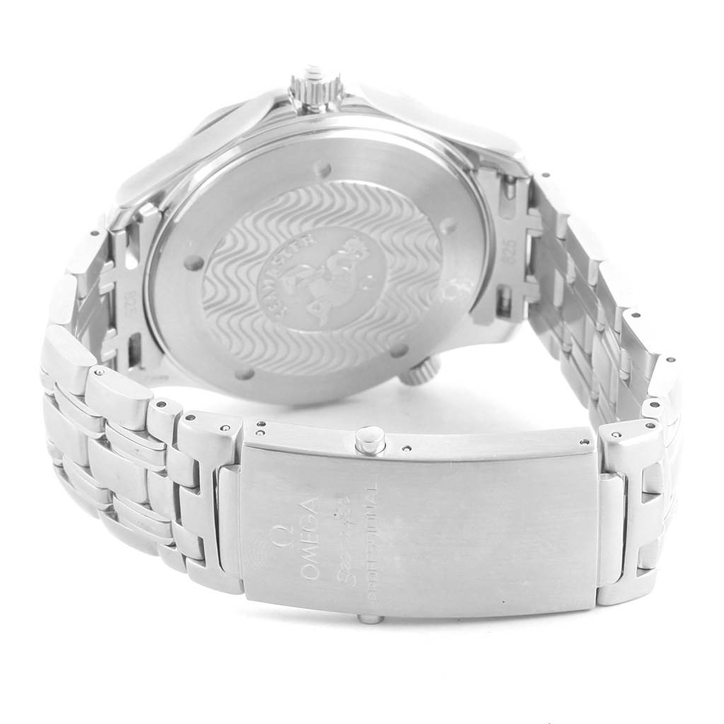 The image shows the back case and clasp of the Omega Seamaster 2531.80.00 Men
s Stainless Steel Blue Dial 2531.80.00 Men
s Stainless Steel Blue Dial watch, highlighting the case back and bracelet.