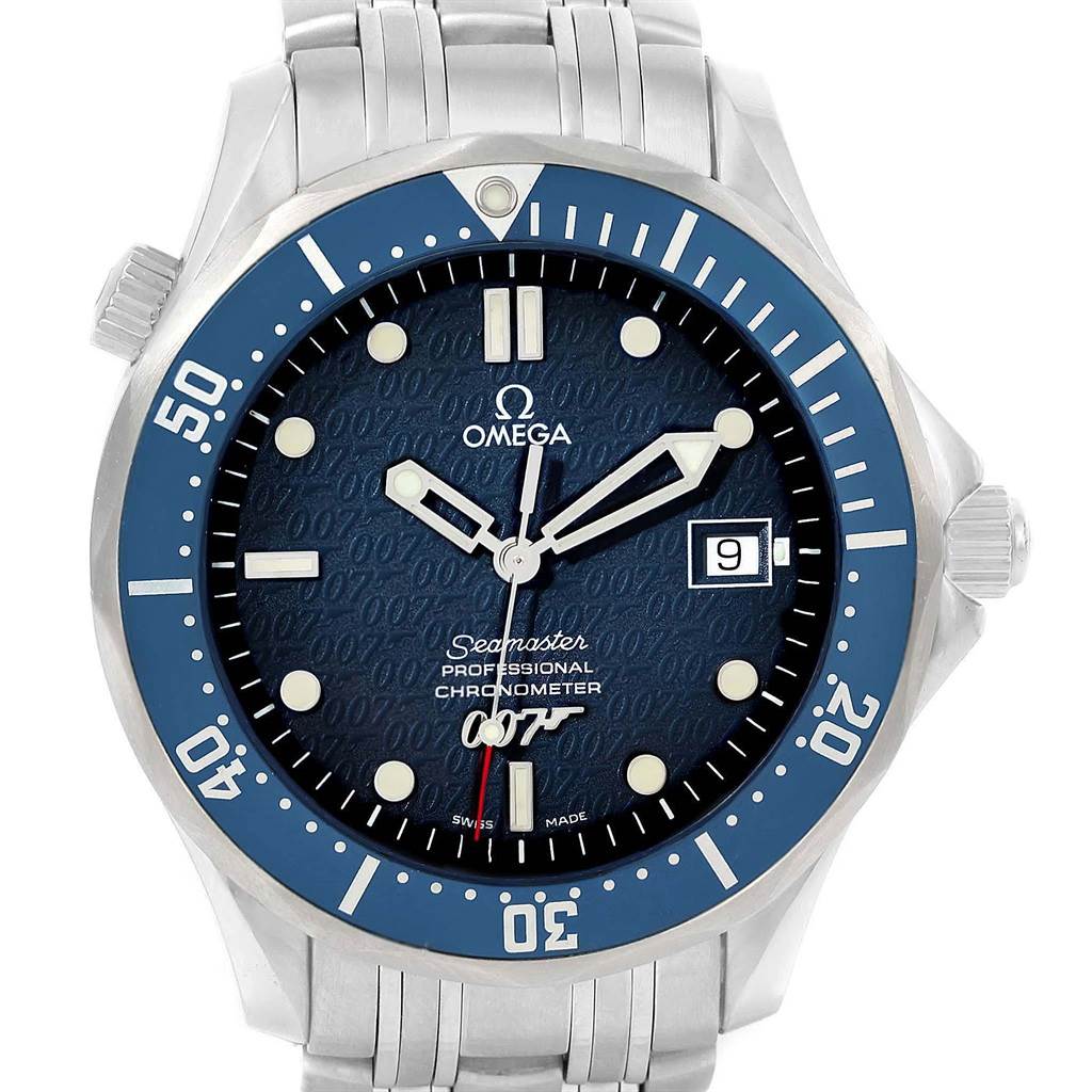 This is a front view of the Omega Seamaster 2537.80.00 Men's Stainless Steel Blue Dial 2537.80.00 Men's Stainless Steel Blue Dial watch showing the face, bezel, and part of the bracelet.