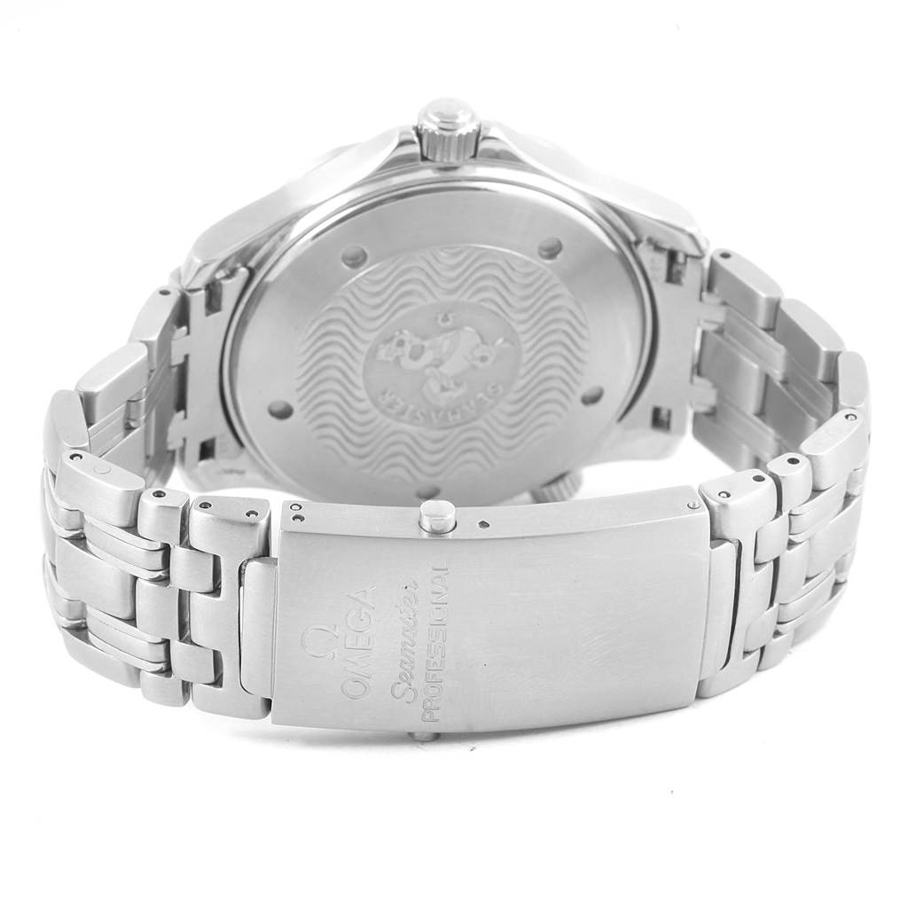 The image shows the back and clasp of an Omega Seamaster 2222.80.00 Men
s Stainless Steel Blue Dial 2222.80.00 Men
s Stainless Steel Blue Dial watch, displaying the case back and parts of the bracelet.