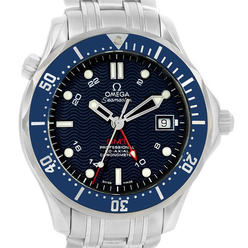 The image shows a front view of the Omega Seamaster 2535.80.00 Men
s Stainless Steel Blue Dial 2535.80.00 Men
s Stainless Steel Blue Dial model watch, displaying the dial, bezel, hands, and part of the bracelet.