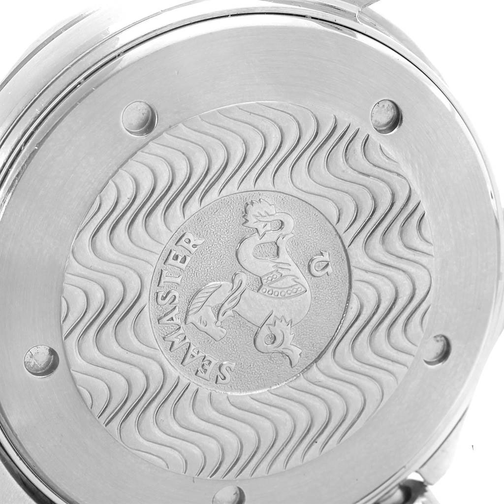 The image shows the case back of the Omega Seamaster 2531.80.00 Men
s Stainless Steel Blue Dial 2531.80.00 Men
s Stainless Steel Blue Dial watch, highlighting the engraved design and brand emblem.