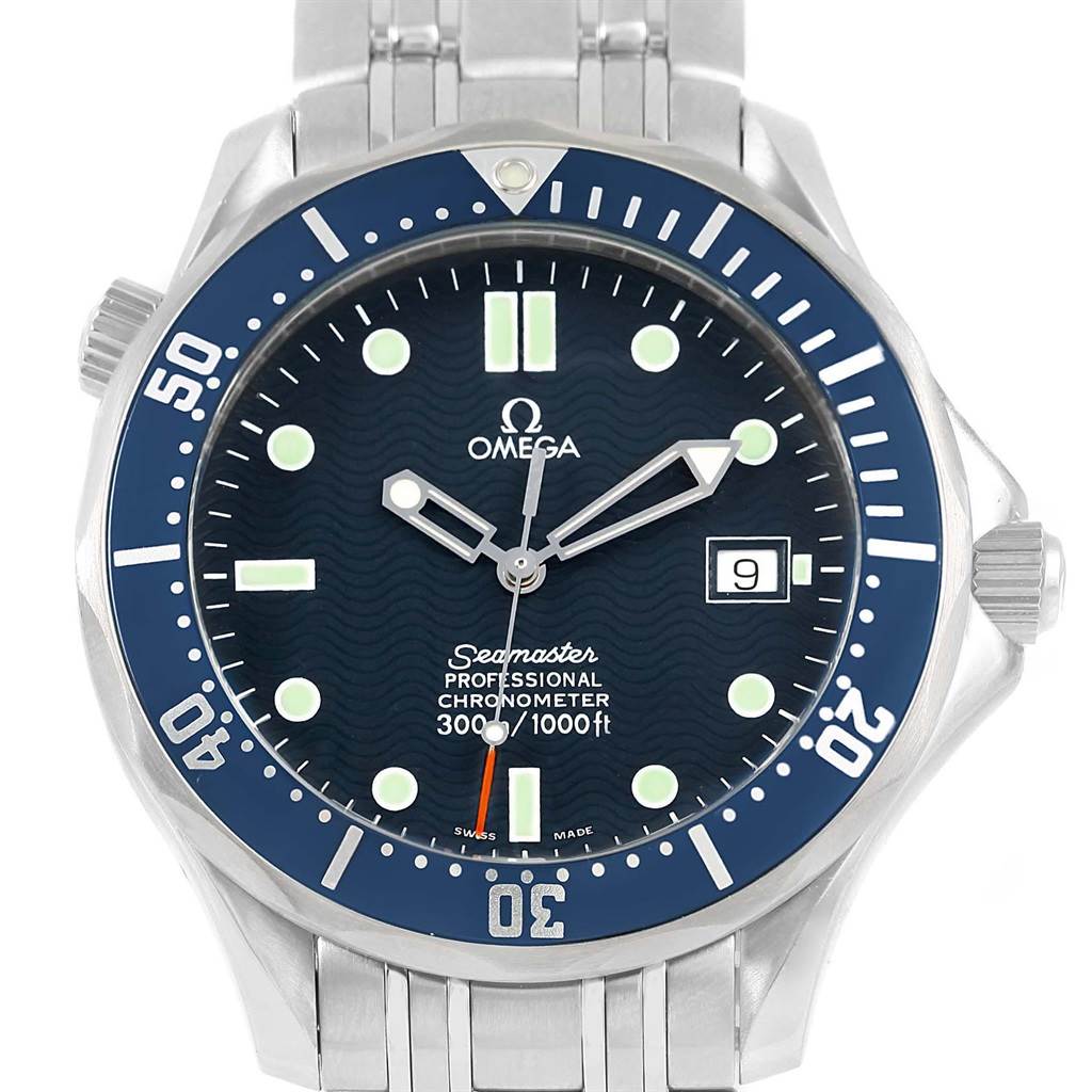 The image shows a frontal view of the Omega Seamaster 2531.80.00 Men
s Stainless Steel Blue Dial 2531.80.00 Men
s Stainless Steel Blue Dial watch, highlighting its dial, bezel, and part of its metal bracelet.