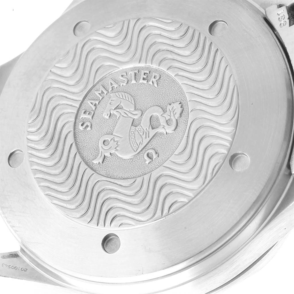 This is a close-up of the case back of the Omega Seamaster 2538.20.00 Men
s Stainless Steel White Dial 2538.20.00 Men
s Stainless Steel White Dial watch, featuring the engraved logo.