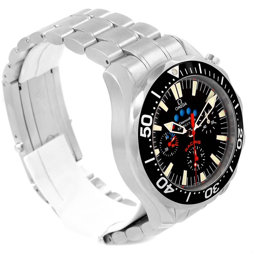 The image shows an angled view of the Omega Seamaster 2569.50.00 Men
s Stainless Steel Black Dial 2569.50.00 Men
s Stainless Steel Black Dial watch, highlighting its dial, bezel, and stainless steel bracelet.