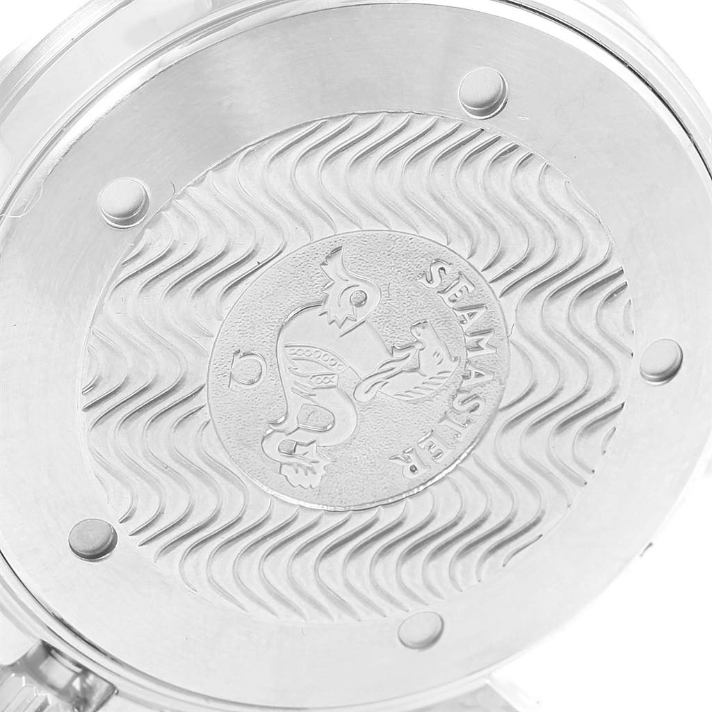 This image shows the engraved case back of an Omega Seamaster 2531.80.00 Men
s Stainless Steel Blue Dial 2531.80.00 Men
s Stainless Steel Blue Dial watch.
