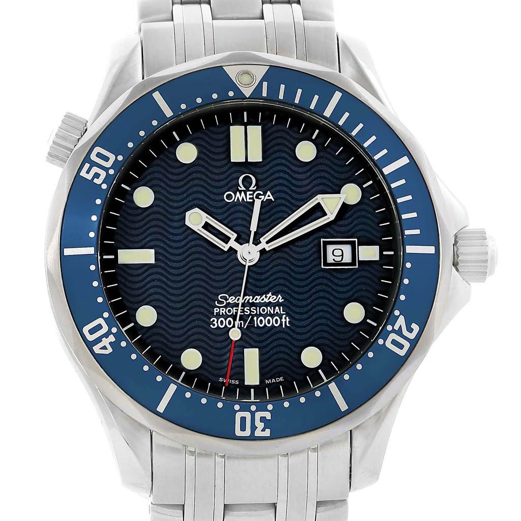 This image shows a front view of an Omega Seamaster 2541.80.00 Men
s Stainless Steel Blue Dial 2541.80.00 Men
s Stainless Steel Blue Dial watch, highlighting its dial, bezel, and part of the bracelet.