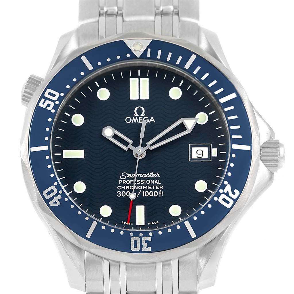 The image shows a front view of an Omega Seamaster 2531.80.00 Men
s Stainless Steel Blue Dial 2531.80.00 Men
s Stainless Steel Blue Dial watch, displaying the dial, bezel, and part of the bracelet.