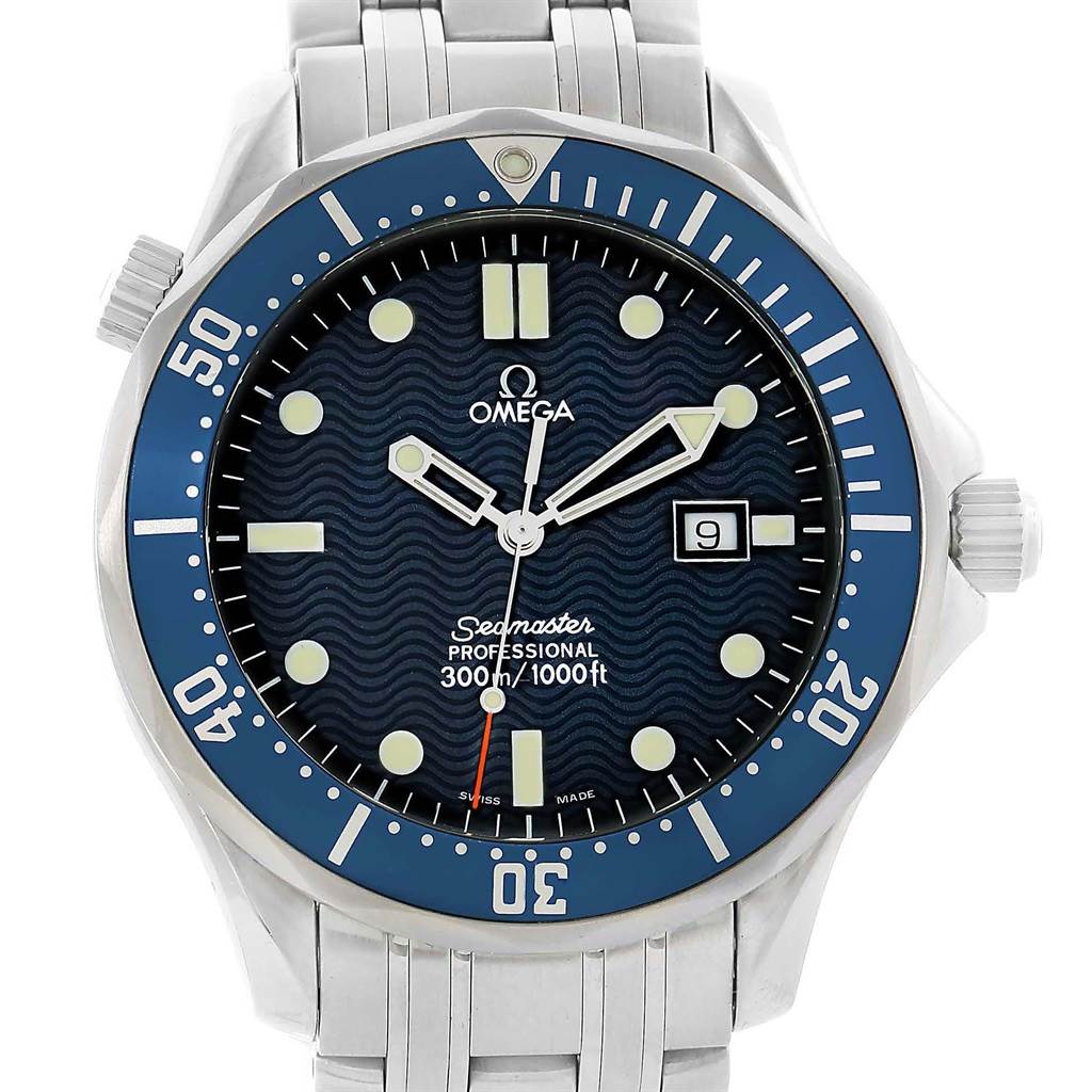 The image shows a front view of the Omega Seamaster 2541.80.00 Men
s Stainless Steel Blue Dial 2541.80.00 Men
s Stainless Steel Blue Dial watch, highlighting its dial, bezel, and bracelet.