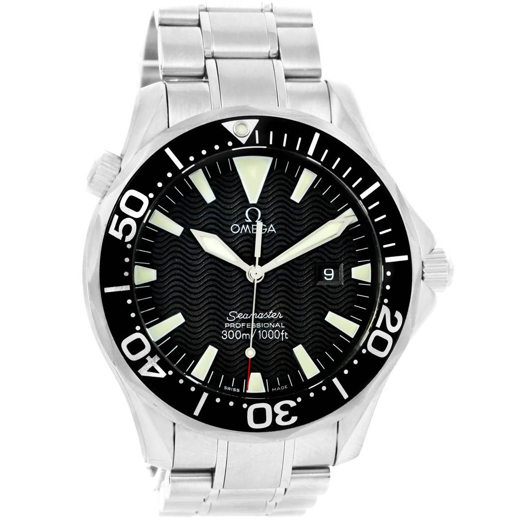 This image shows the dial and bracelet of an Omega Seamaster 2264.50.00 Men
s Stainless Steel Black Dial 2264.50.00 Men
s Stainless Steel Black Dial watch from a front angle.
