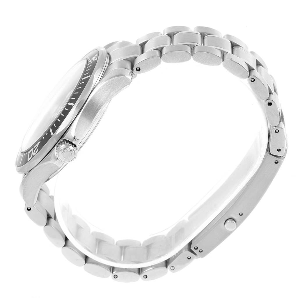 This side view image of the Omega Seamaster 2264.50.00 Men
s Stainless Steel Black Dial 2264.50.00 Men
s Stainless Steel Black Dial watch shows the bracelet, bezel, crown, and part of the case.