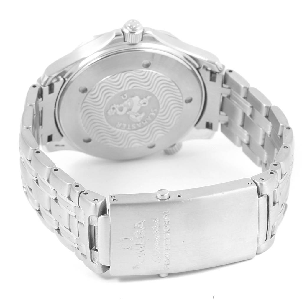 The image shows the back and clasp of an Omega Seamaster 2531.80.00 Men
s Stainless Steel Blue Dial 2531.80.00 Men
s Stainless Steel Blue Dial watch, highlighting the engraved case back and stainless steel bracelet.