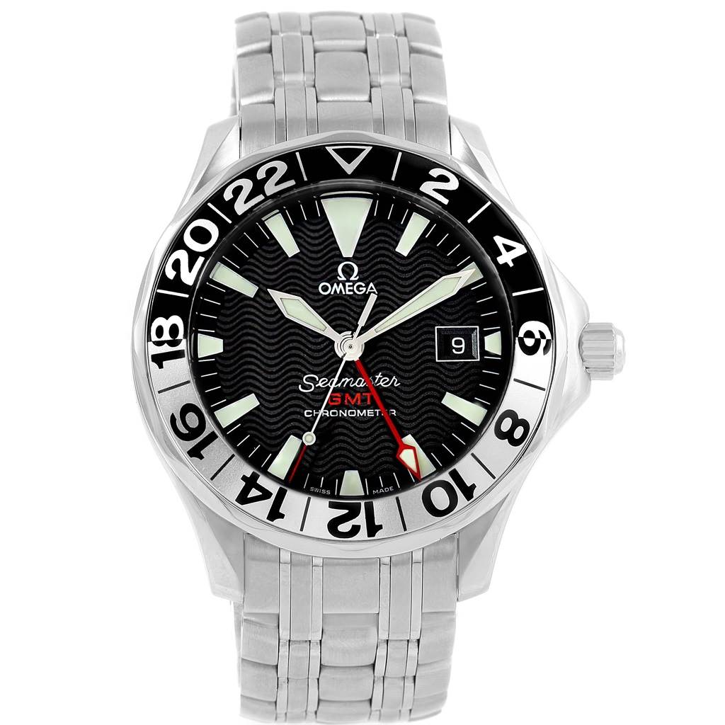 This image shows a frontal view of an Omega Seamaster 2534.50.00 Men
s Stainless Steel Black Dial 2534.50.00 Men
s Stainless Steel Black Dial watch, highlighting its bezel, dial, hands, date window, and bracelet.
