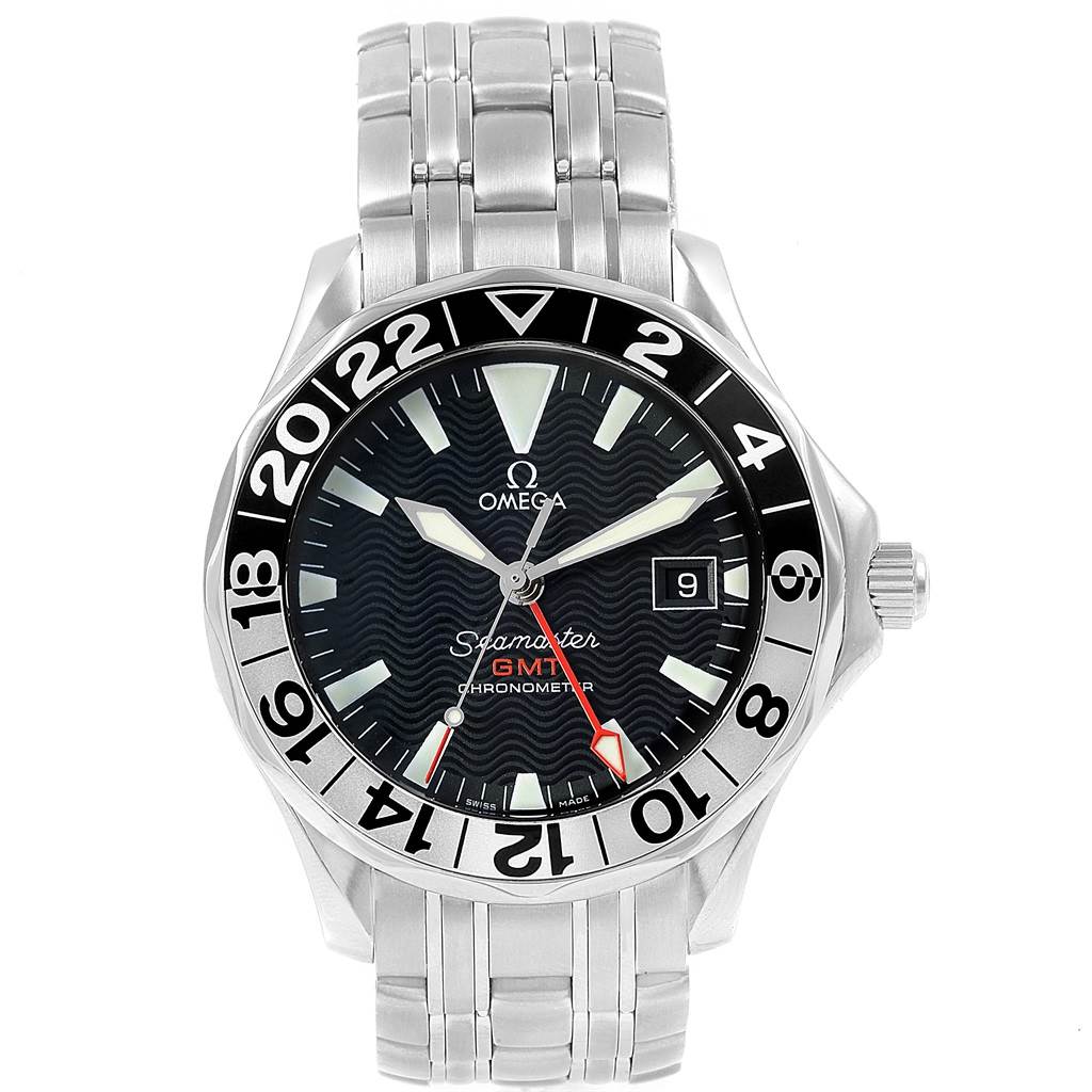 The image shows a front view of the Omega Seamaster 2536.50.00 Men
s Stainless Steel Black Dial 2536.50.00 Men
s Stainless Steel Black Dial watch, clearly displaying its face, bezel, crown, and metal bracelet.