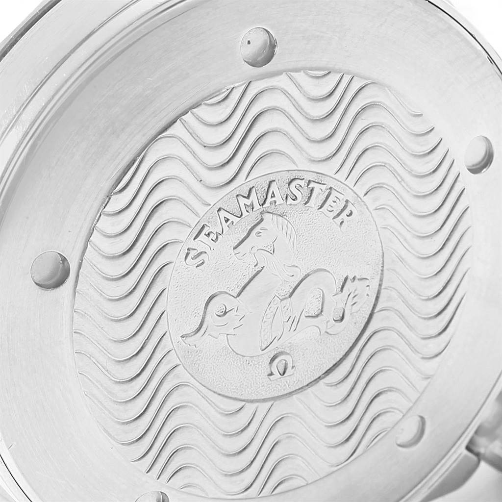 The image shows the engraved back case of an Omega Seamaster 2542.80.00 Men
s Stainless Steel Blue Dial 2542.80.00 Men
s Stainless Steel Blue Dial watch, highlighting the wave pattern and logo.