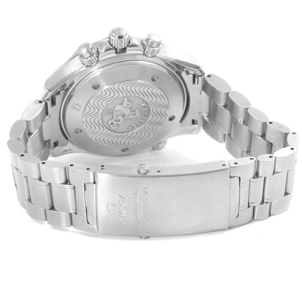 The image shows the back view and clasp of the Omega Seamaster 2594.52.00 Men
s Stainless Steel Black Dial 2594.52.00 Men
s Stainless Steel Black Dial watch, highlighting its case back and metal bracelet.