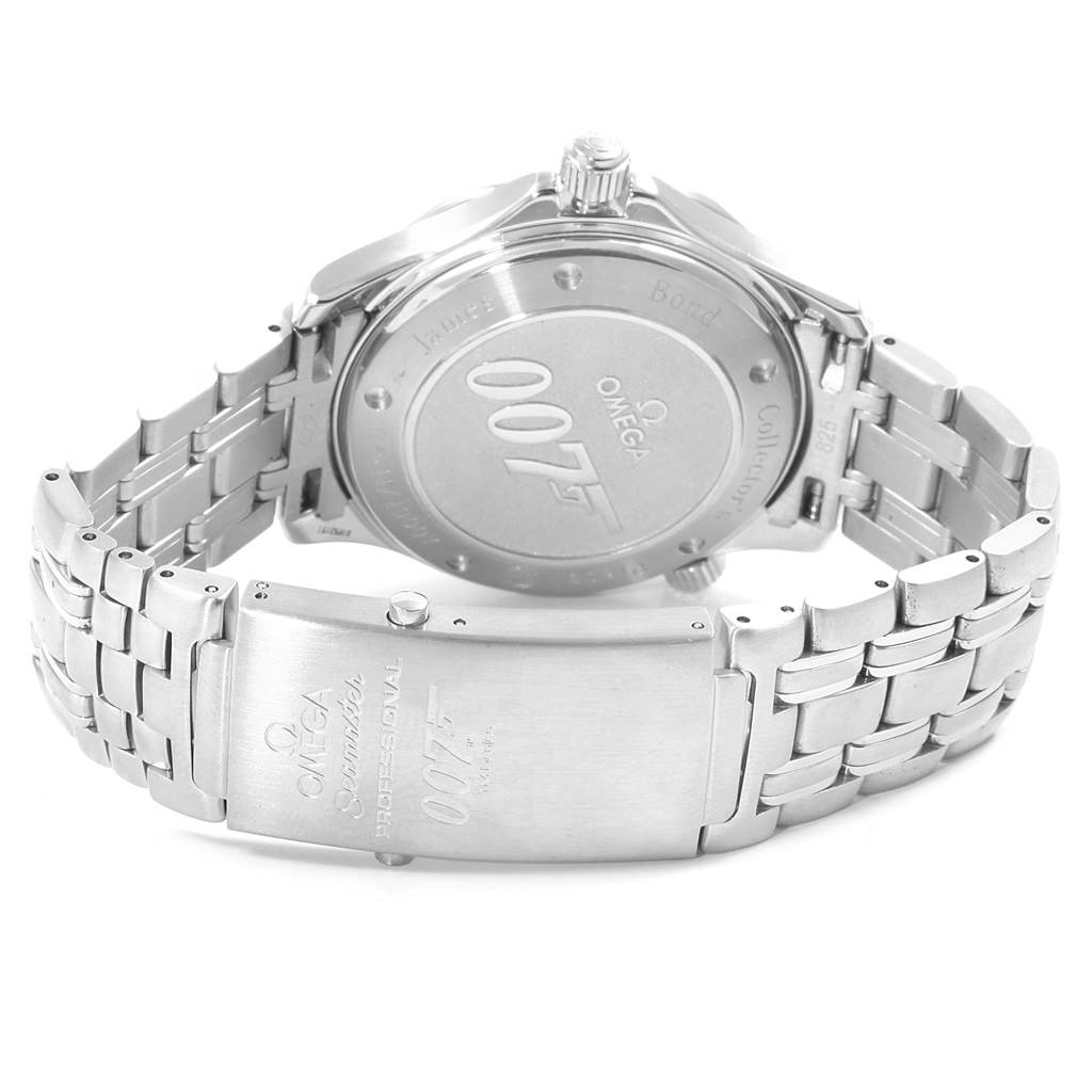 This image shows the back case and metal bracelet of the Omega Seamaster 212.30.41.20.01.001 Men
s Stainless Steel Black Dial 212.30.41.20.01.001 Men
s Stainless Steel Black Dial watch, featuring 007 branding.