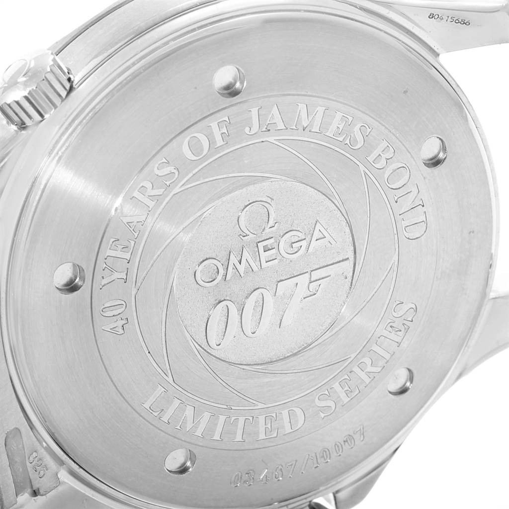 The image shows the back case of an Omega Seamaster 2537.80.00 Men
s Stainless Steel Blue Dial 2537.80.00 Men
s Stainless Steel Blue Dial watch, highlighting its limited series and "40 years of James Bond" engraving.