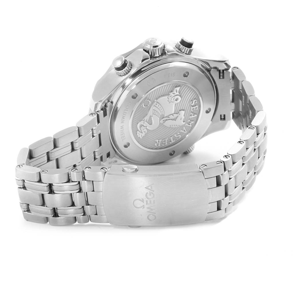 The back and clasp of the Omega Seamaster 212.30.44.50.01.002 Men
s Stainless Steel Black Dial 212.30.44.50.01.002 Men
s Stainless Steel Black Dial watch are shown, highlighting its engravings and stainless steel bracelet.