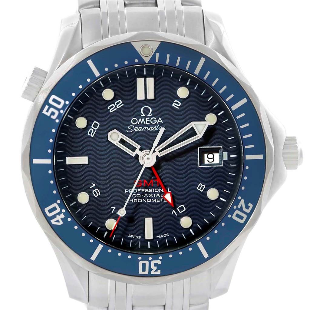 The image shows a frontal view of an Omega Seamaster 2535.80.00 Men's Stainless Steel Blue Dial 2535.80.00 Men's Stainless Steel Blue Dial watch, highlighting the dial, bezel, hands, and part of the bracelet.