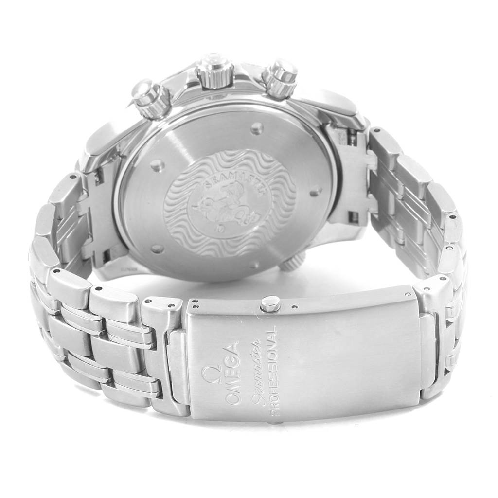 The image shows the back case and bracelet of an Omega Seamaster 2599.80.00 Men
s Stainless Steel Blue Dial 2599.80.00 Men
s Stainless Steel Blue Dial watch, highlighting its clasp, crown, and push buttons.