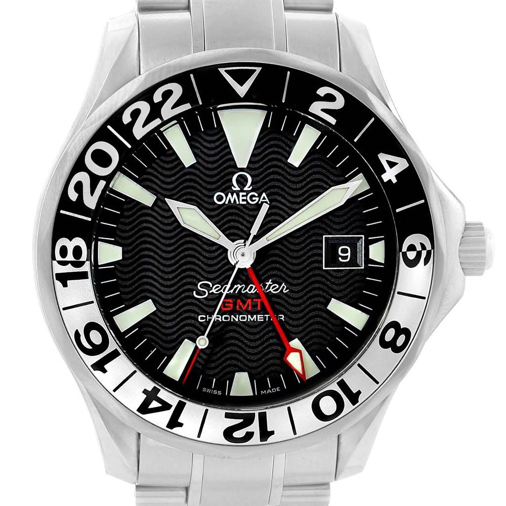 This image shows a frontal view of the Omega Seamaster 2536.50.00 Men's Stainless Steel Black Dial 2536.50.00 Men's Stainless Steel Black Dial GMT Chronometer, highlighting the watch face, bezel, and bracelet.