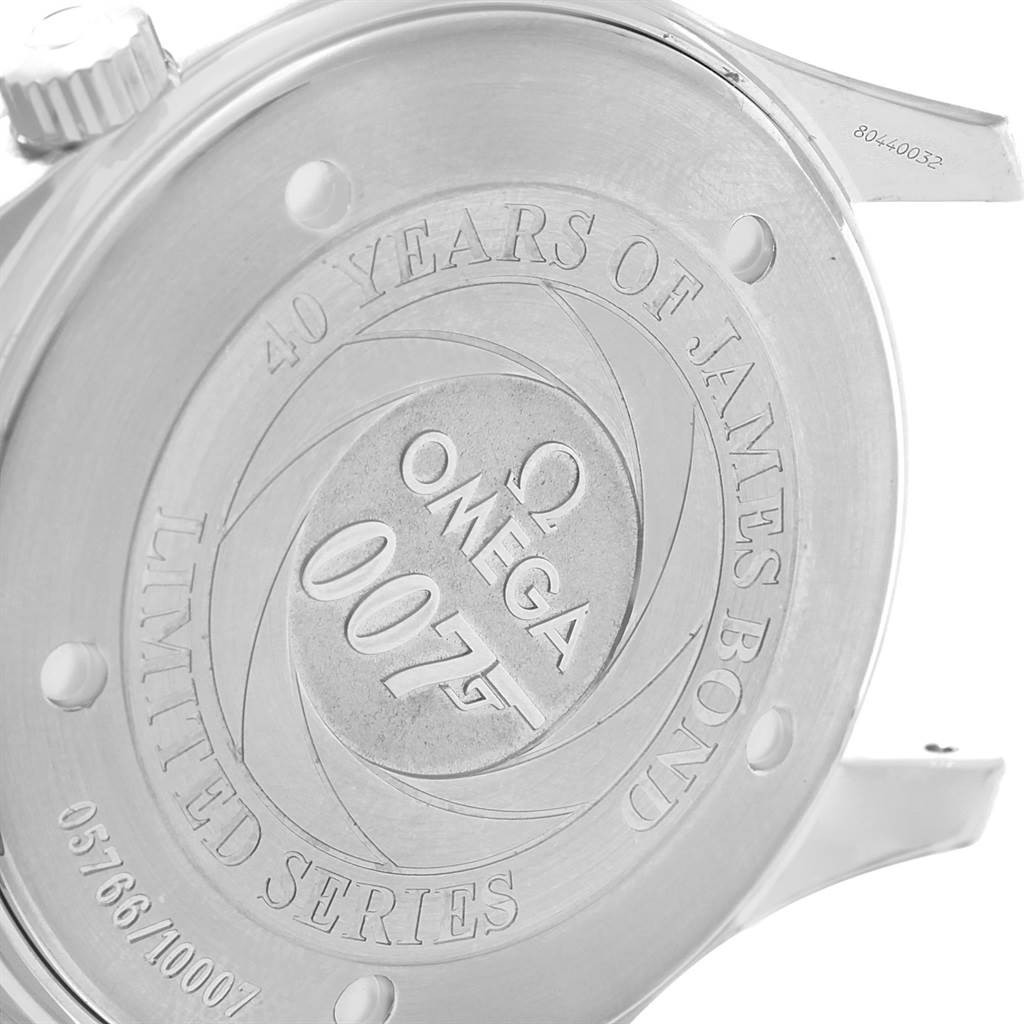 The image shows the back casing of an Omega Seamaster 2537.80.00 Men's Stainless Steel Blue Dial 2537.80.00 Men's Stainless Steel Blue Dial watch, featuring "40 Years of James Bond" and "007" engravings.