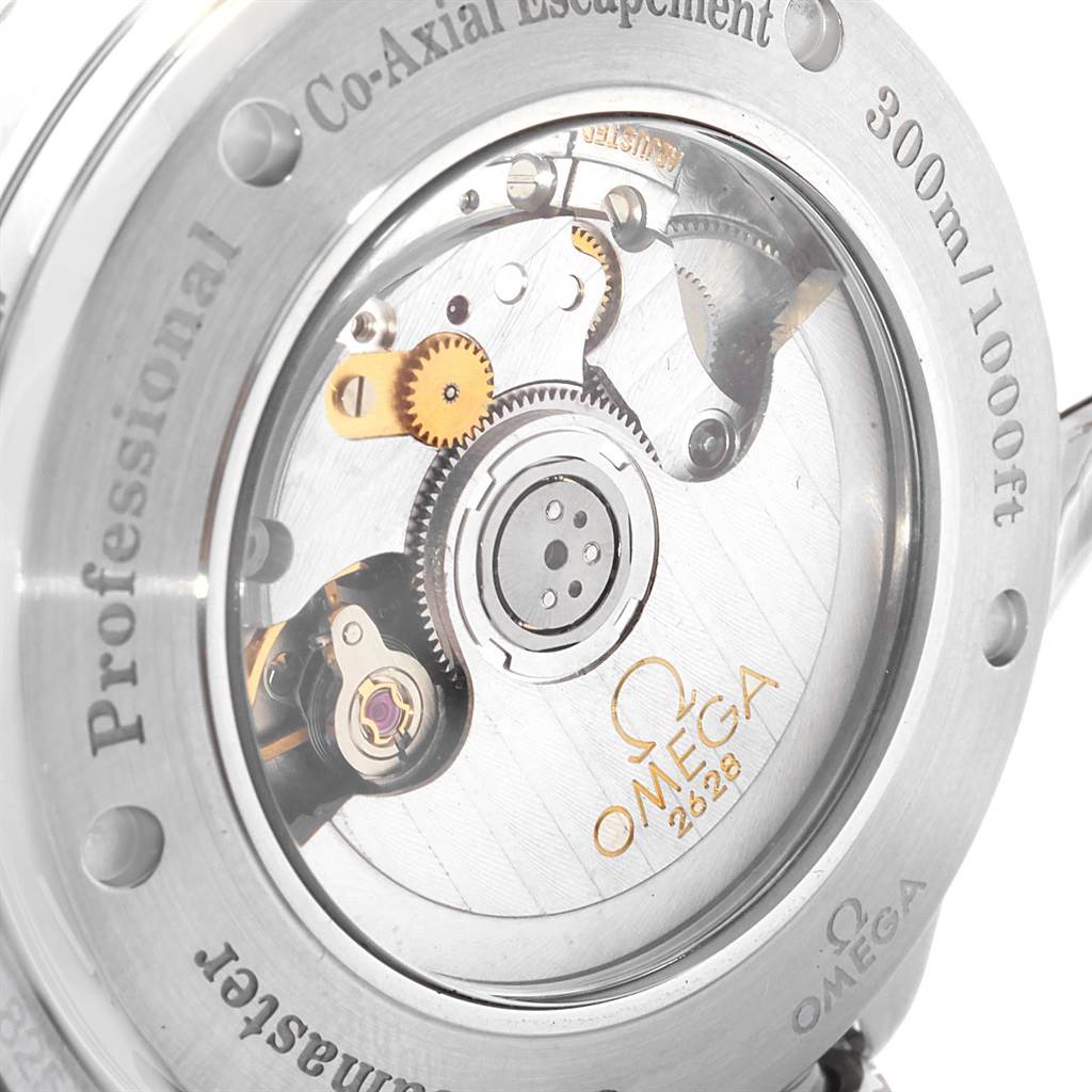 The image displays the back view of an Omega Seamaster 2535.80.00 Men
s Stainless Steel Blue Dial 2535.80.00 Men
s Stainless Steel Blue Dial watch, showcasing its mechanical movement and inner components.