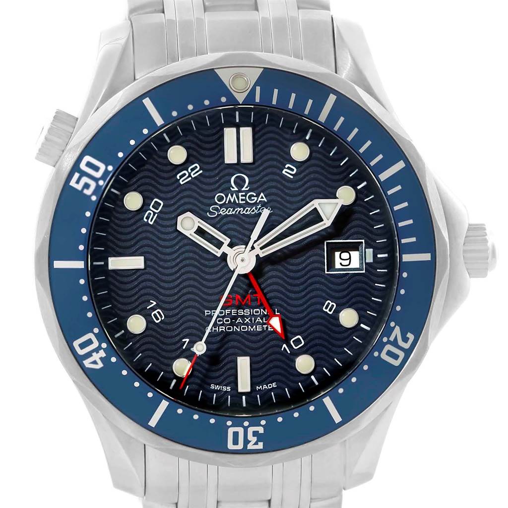 The image shows a frontal view of the Omega Seamaster 2535.80.00 Men
s Stainless Steel Blue Dial 2535.80.00 Men
s Stainless Steel Blue Dial watch, displaying its dial, hands, bezel, and part of its steel bracelet.