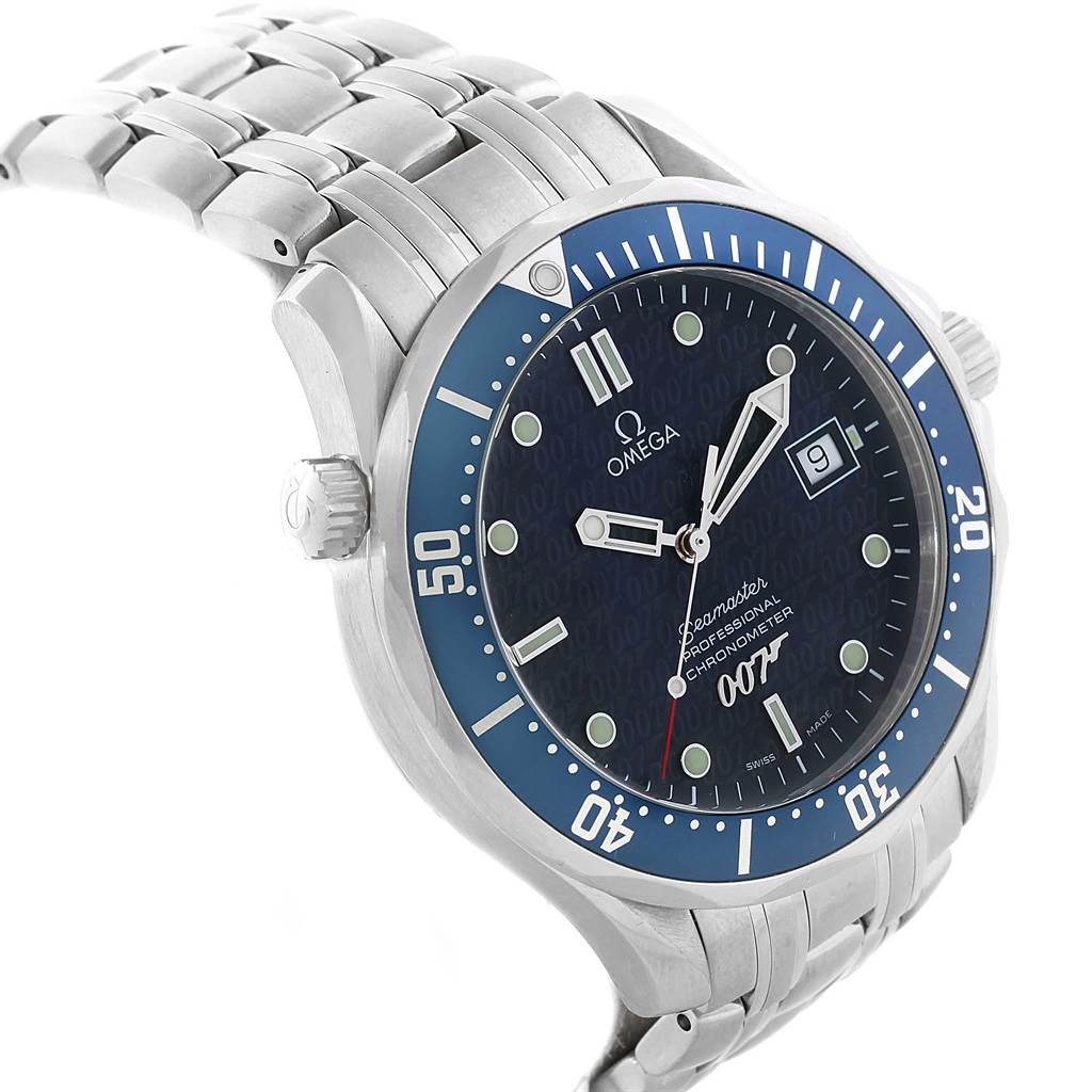 The image shows an angled view of the dial, bezel, and bracelet of an Omega Seamaster 2537.80.00 Men
s Stainless Steel Blue Dial 2537.80.00 Men
s Stainless Steel Blue Dial watch.