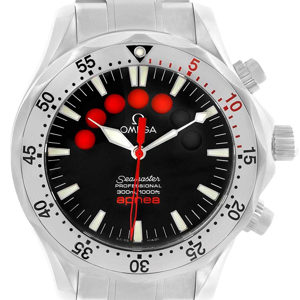 This image shows a close-up front view of the Omega Seamaster 2595.50.00 Men
s Stainless Steel Black Dial 2595.50.00 Men
s Stainless Steel Black Dial Professional Apnea watch, highlighting the dial and bezel details.