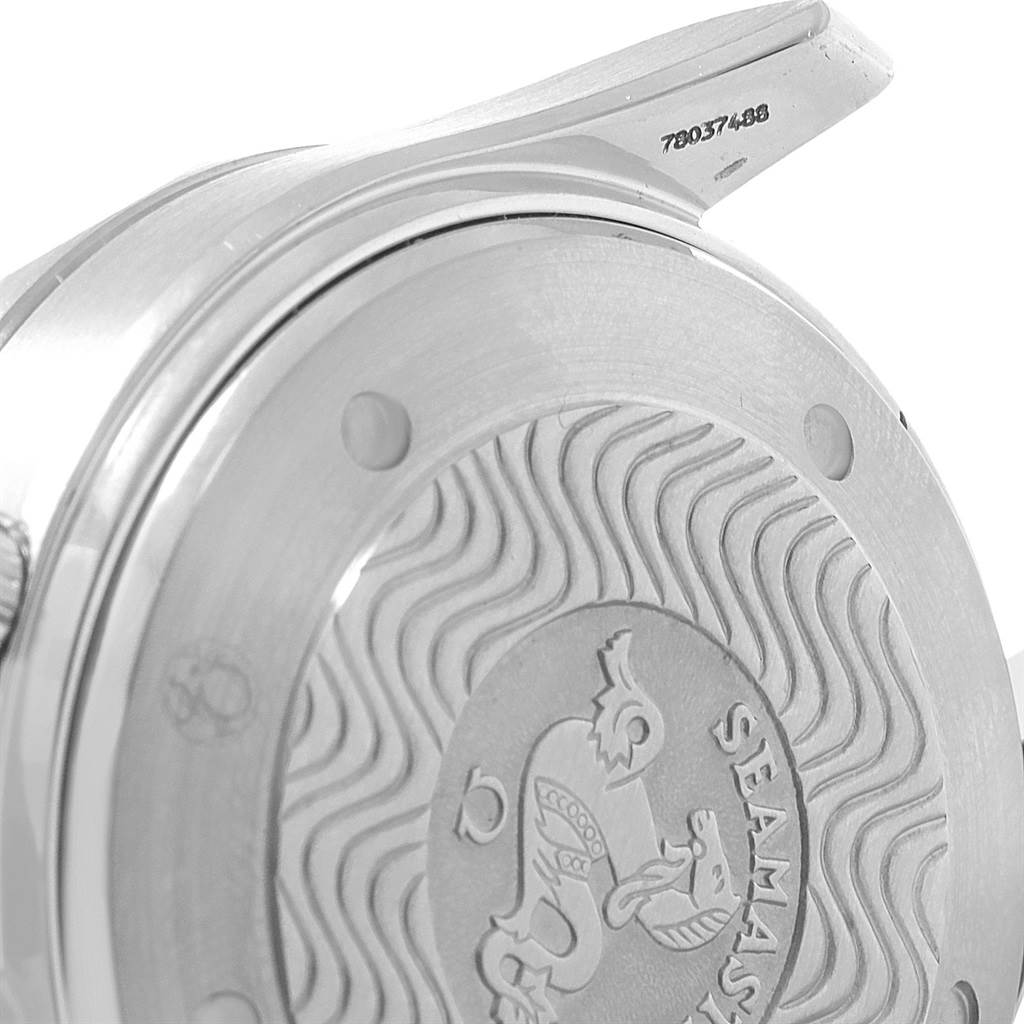 The image shows the case back of the Omega Seamaster 2594.52.00 Men
s Stainless Steel Black Dial 2594.52.00 Men
s Stainless Steel Black Dial watch, highlighting the engravings and serial number.