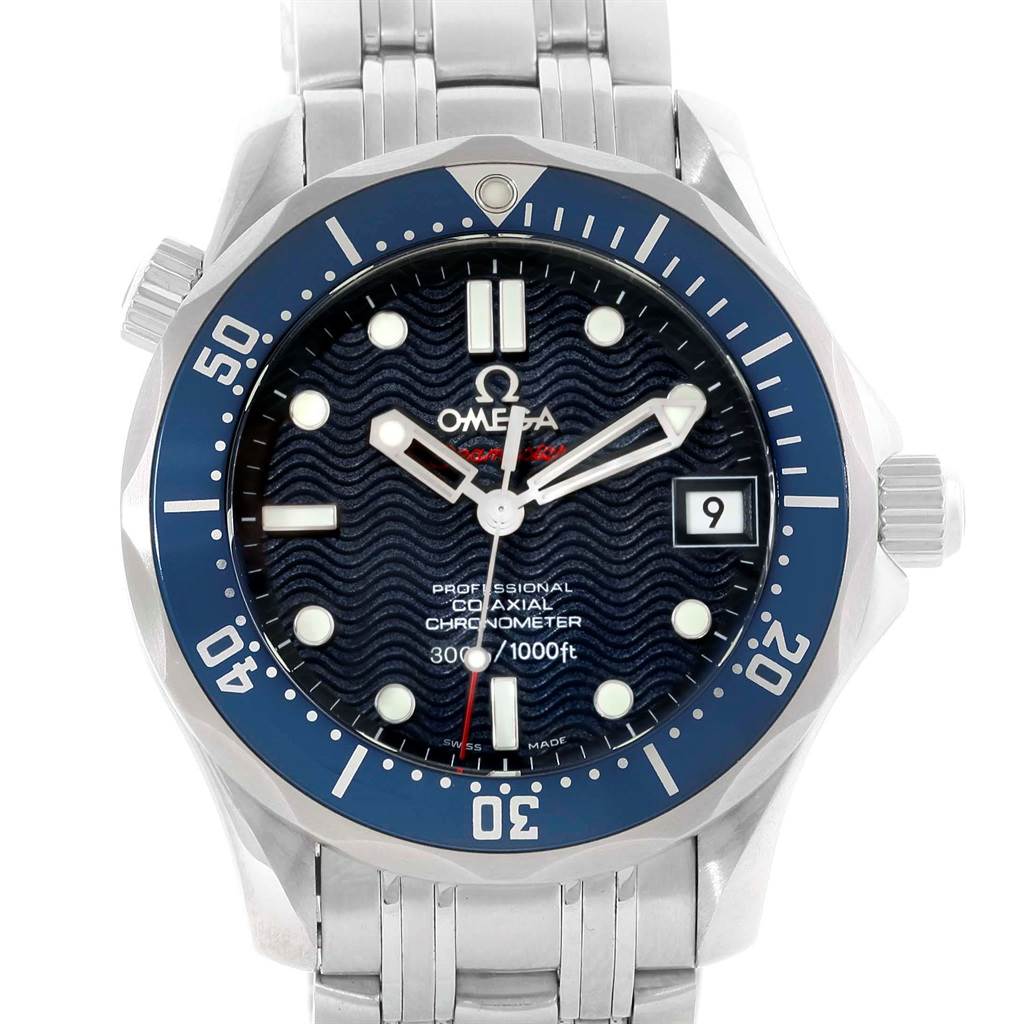The image shows a front view of the Omega Seamaster 2222.80.00 Men
s Stainless Steel Blue Dial 2222.80.00 Men
s Stainless Steel Blue Dial watch, highlighting its dial, bezel, and bracelet.