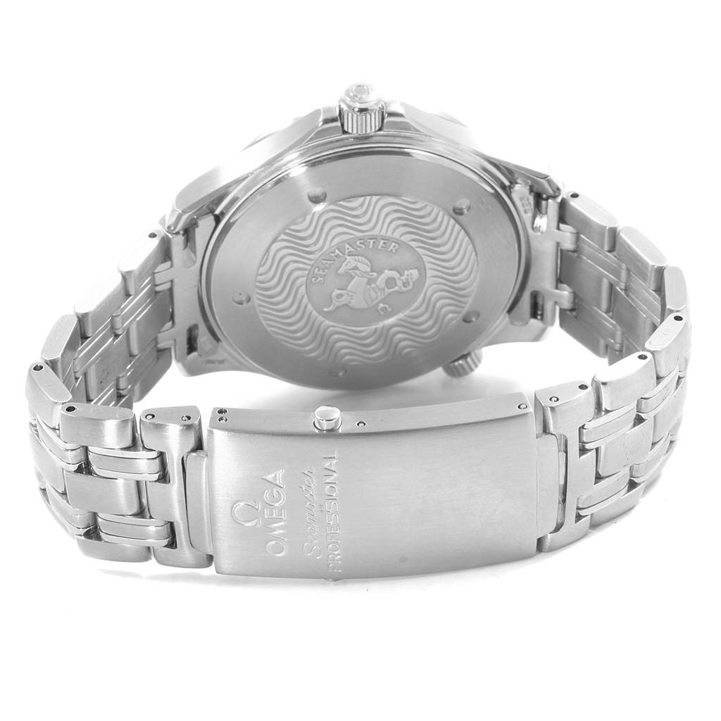 The image shows the back case and clasp of an Omega Seamaster 2531.80.00 Men
s Stainless Steel Blue Dial 2531.80.00 Men
s Stainless Steel Blue Dial watch.