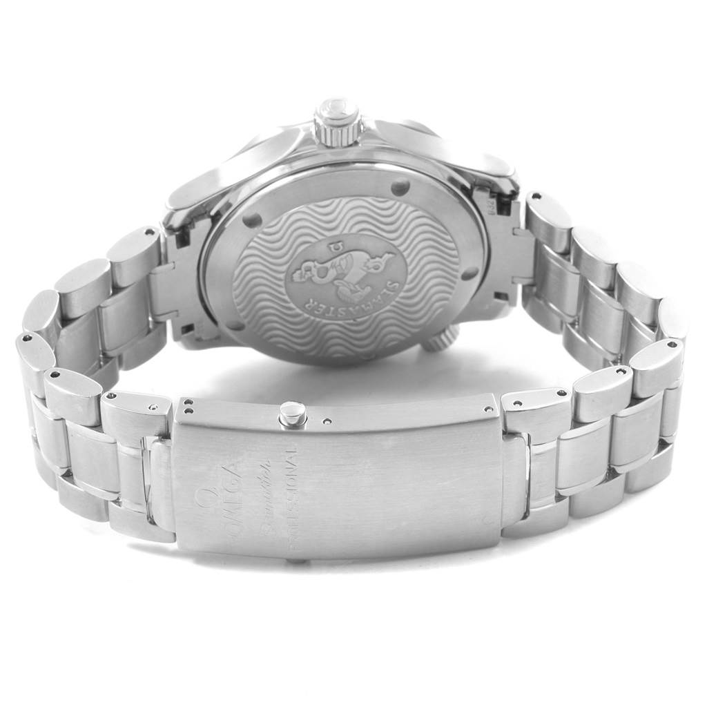 The image displays the back and bracelet of an Omega Seamaster 2252.50.00 Men
s Stainless Steel Black Dial 2252.50.00 Men
s Stainless Steel Black Dial watch, focusing on the clasp and case back.