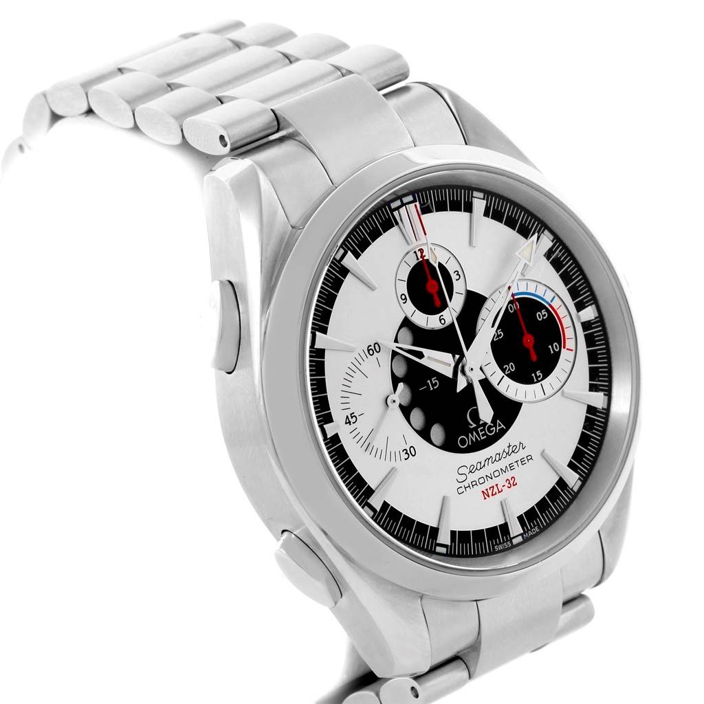 This image shows an Omega Seamaster 2513.30.00 Men
s Stainless Steel Silver Dial 2513.30.00 Men
s Stainless Steel Silver Dial watch at a three-quarter angle, highlighting the dial, case, and part of the bracelet.