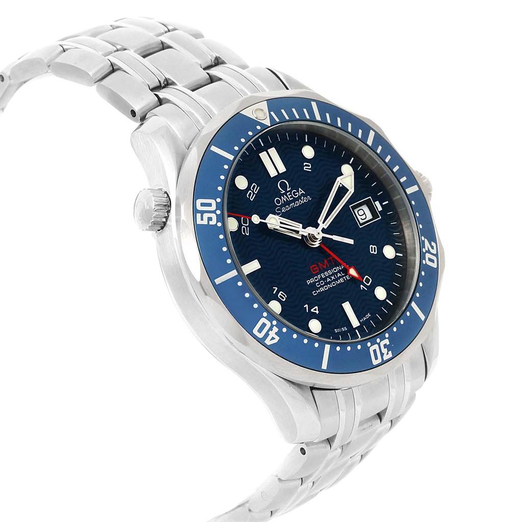The image shows a side angle view of the Omega Seamaster 2535.80.00 Men
s Stainless Steel Blue Dial 2535.80.00 Men
s Stainless Steel Blue Dial watch, highlighting the dial, bezel, crown, and metal bracelet.