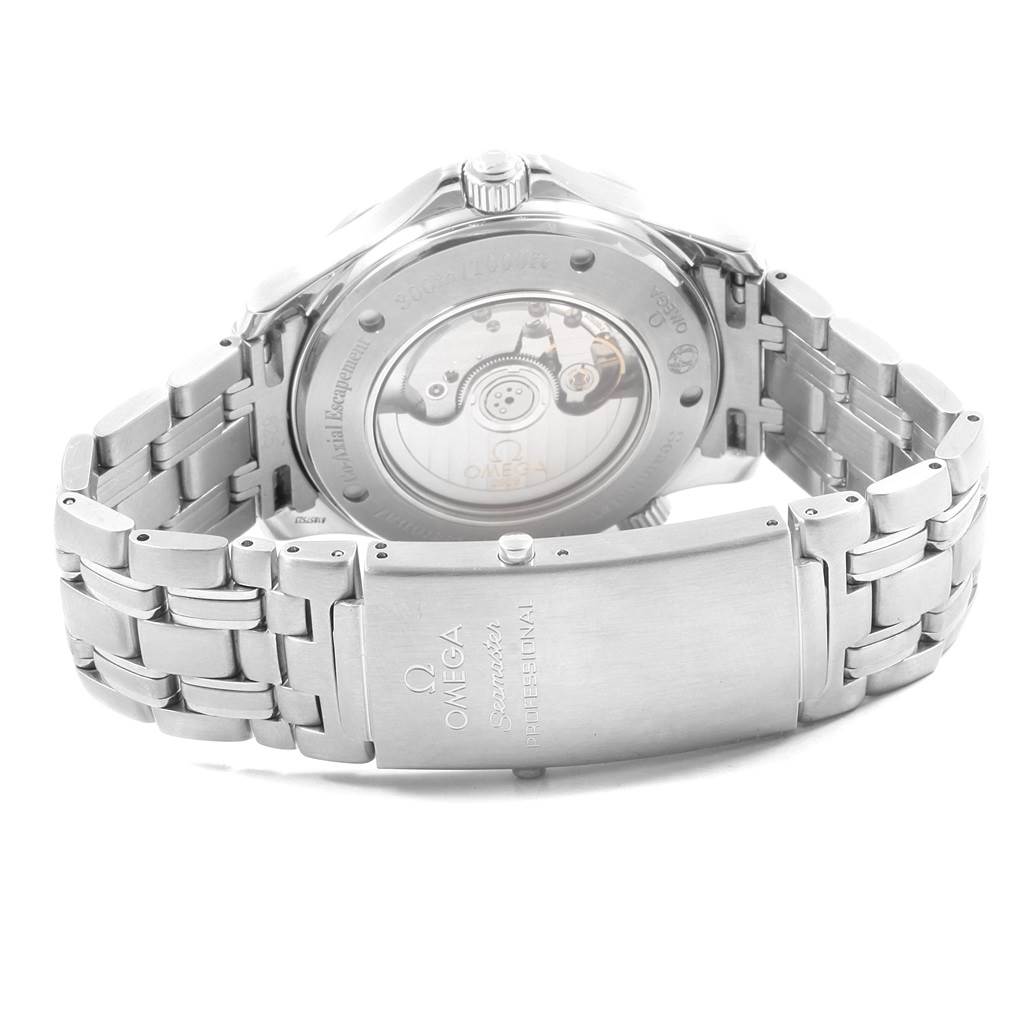 The image shows the back view of an Omega Seamaster 2535.80.00 Men
s Stainless Steel Blue Dial 2535.80.00 Men
s Stainless Steel Blue Dial watch, highlighting its clasp and transparent case back.