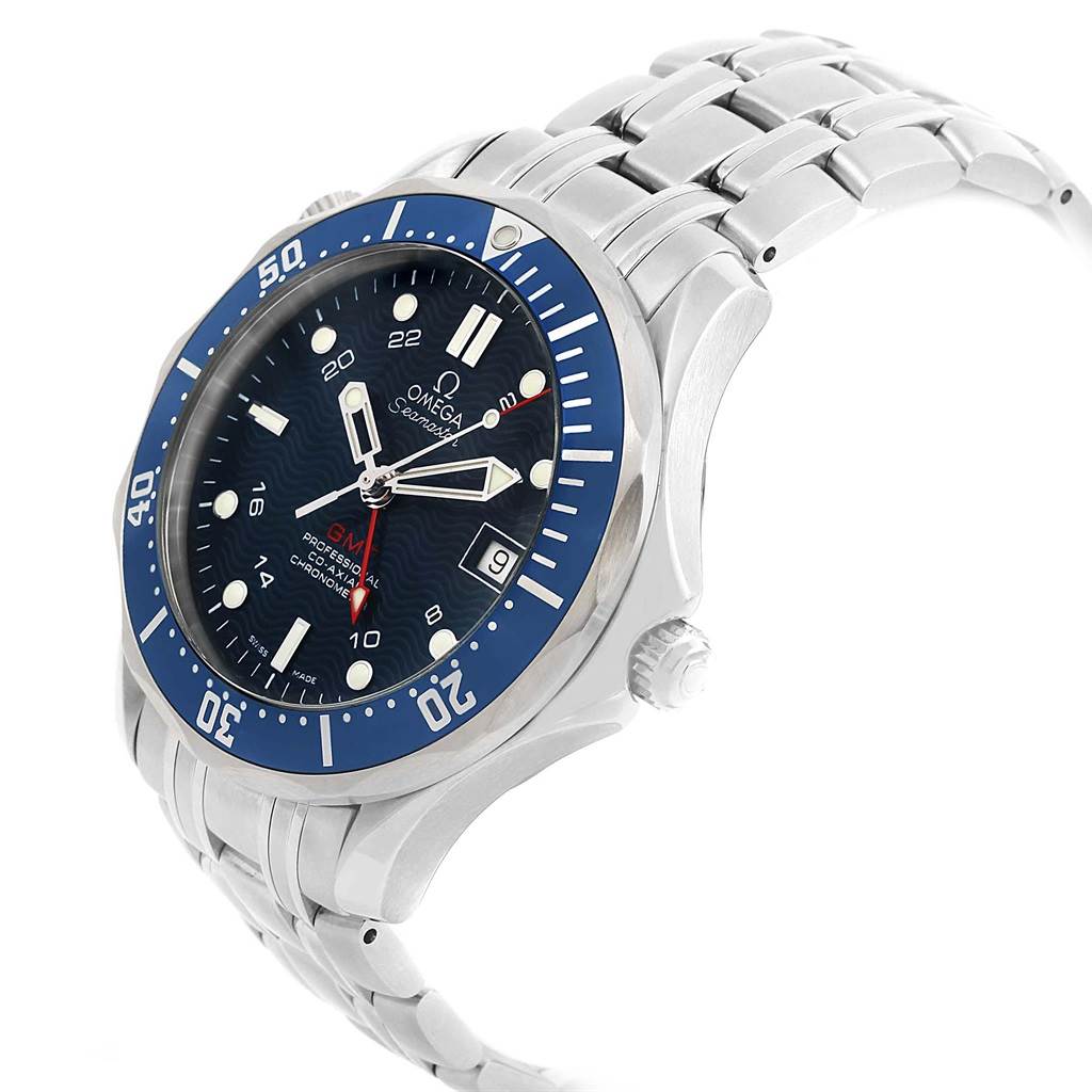 The image shows an Omega Seamaster 2535.80.00 Men
s Stainless Steel Blue Dial 2535.80.00 Men
s Stainless Steel Blue Dial watch at an oblique angle, highlighting the dial, bezel, crown, and bracelet.