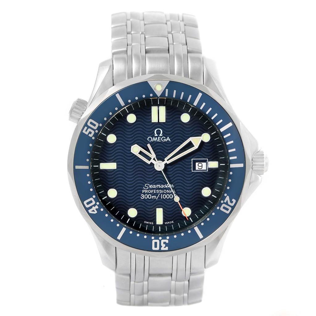 This image shows a front view of the Omega Seamaster 2541.80.00 Men
s Stainless Steel Blue Dial 2541.80.00 Men
s Stainless Steel Blue Dial watch, highlighting the face, bezel, and stainless steel bracelet.
