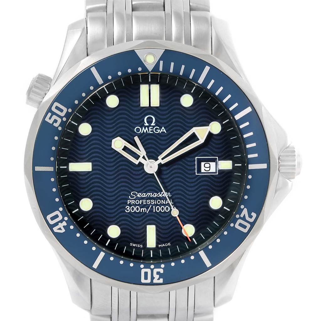 The image shows a front view of an Omega Seamaster 2541.80.00 Men
s Stainless Steel Blue Dial 2541.80.00 Men
s Stainless Steel Blue Dial watch displaying the dial, hands, bezel, crown, and part of the bracelet.