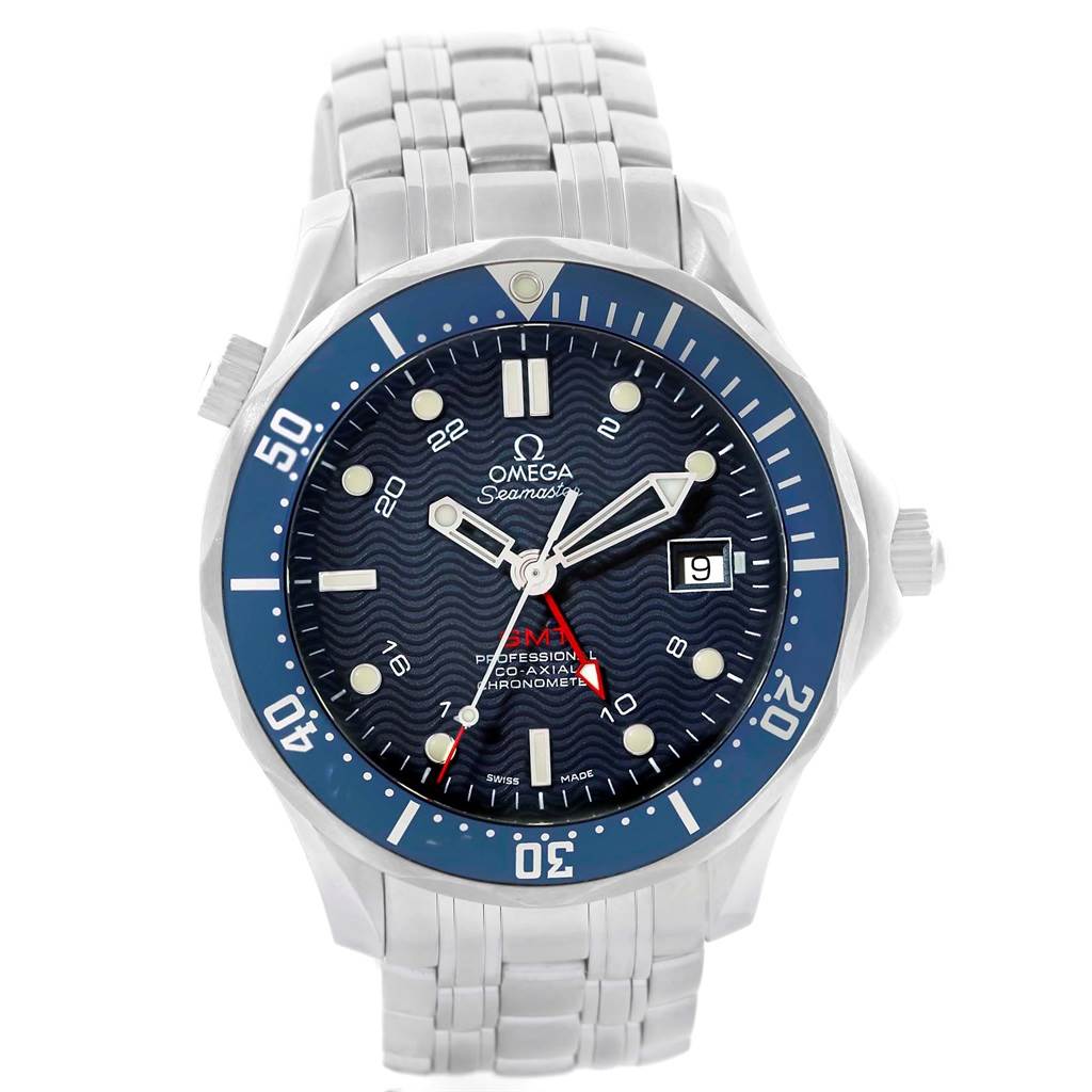 The image shows a front view of an Omega Seamaster 2535.80.00 Men
s Blue Dial 2535.80.00 Men
s Blue Dial watch, highlighting its blue dial, bezel, bracelet, and date window.