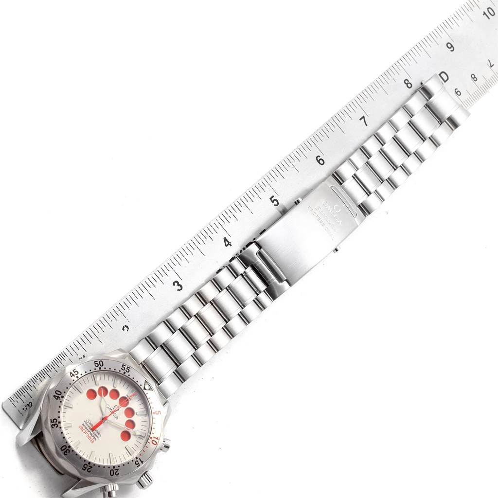 The image shows the top and band of an Omega Seamaster 2595.30.00 Men
s Stainless Steel Silver Dial 2595.30.00 Men
s Stainless Steel Silver Dial watch, positioned next to a ruler for measurement.