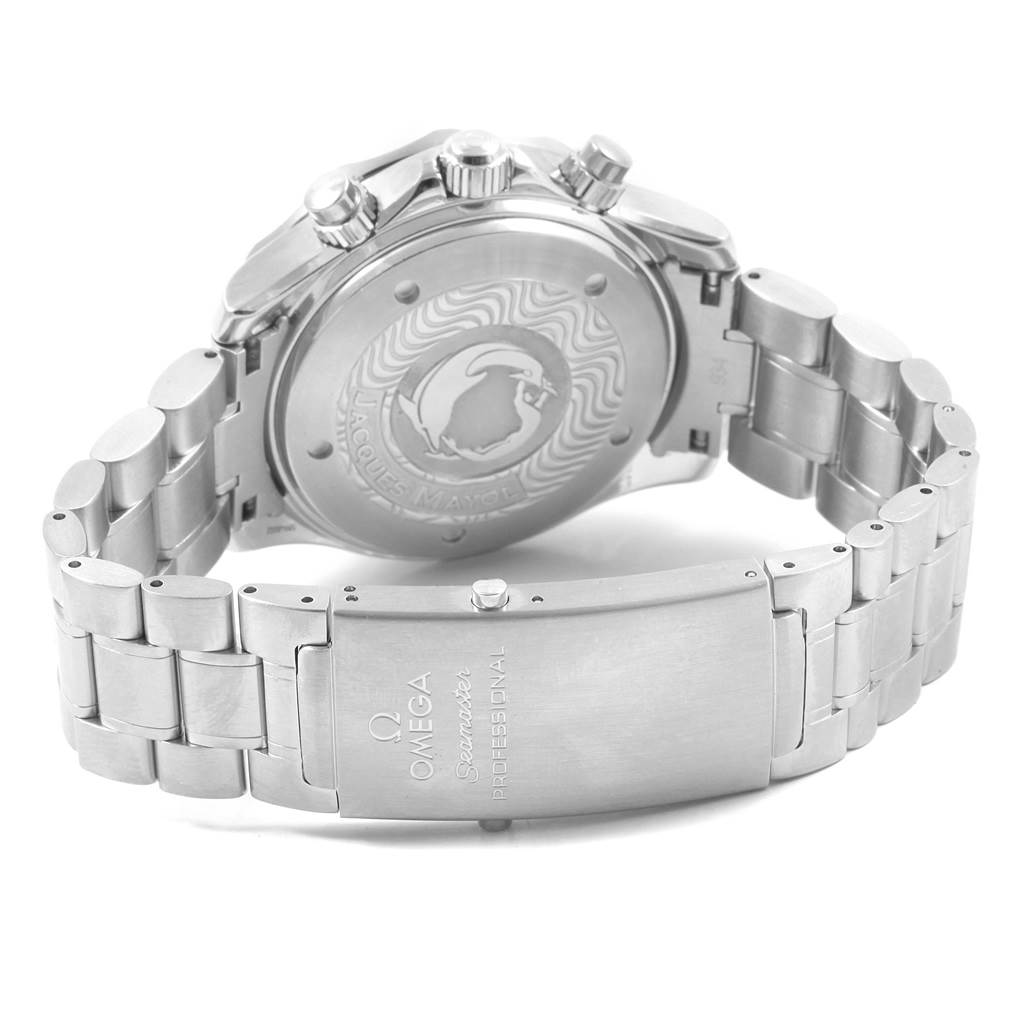 The image shows the back and clasp of an Omega Seamaster 2595.30.00 Men
s Stainless Steel Silver Dial 2595.30.00 Men
s Stainless Steel Silver Dial watch, highlighting the case back and stainless steel bracelet.