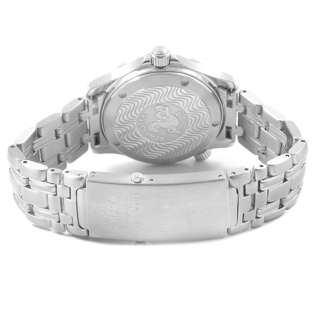 The image shows the Omega Seamaster 2551.80.00 Men
s Stainless Steel Blue Dial 2551.80.00 Men
s Stainless Steel Blue Dial watch from the rear, highlighting its stainless steel bracelet and engraved case back.