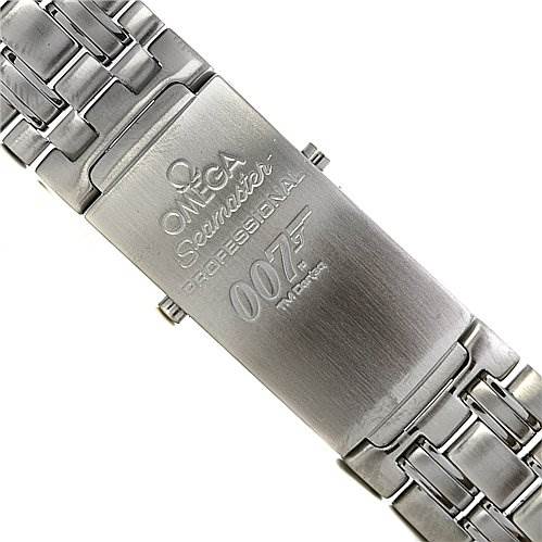 The image shows a close-up of the stainless steel clasp of an Omega Seamaster OMEGA SEAMASTER JAMES BOND LIMITED EDITION GUN LOGO Men's Stainless Steel Blue Dial Omega Seamaster OMEGA SEAMASTER JAMES BOND LIMITED EDITION GUN LOGO Men's Stainless Steel Blue Dial JAMES BOND LIMITED EDITION GUN LOGO Men's Stainless Steel Blue Dial watch, engraved with the "007" logo and "Diver's 300m."